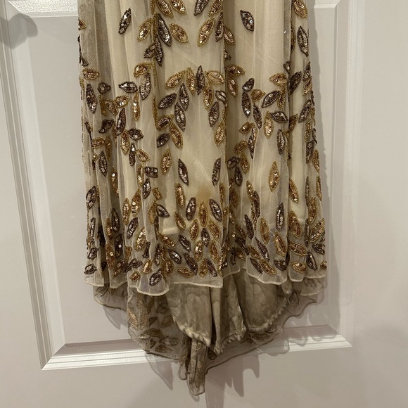 Mac Duggal Size 4 Formal Evening Gown-Gold Sequins - Picture 3 of 4